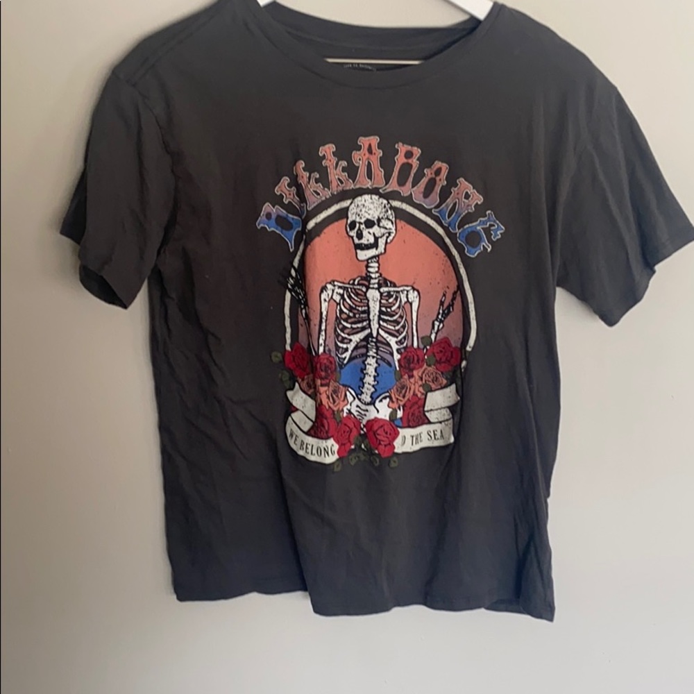 Gray billabong graphic T-shirt
